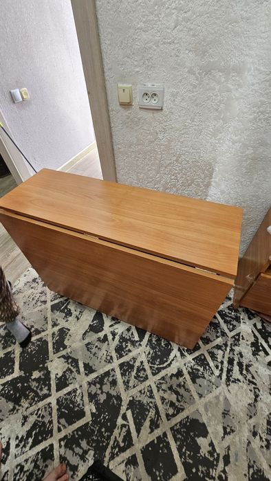 Продам стол книжка