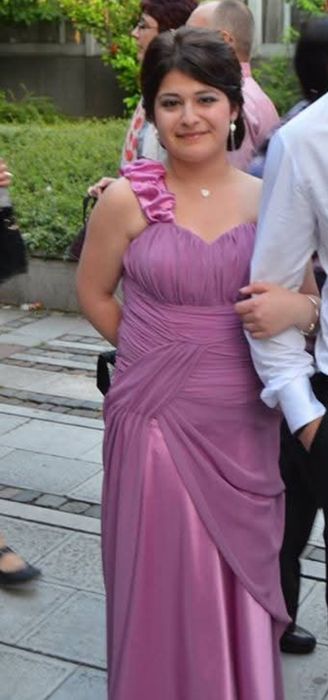 Бална рокля пепел от рози