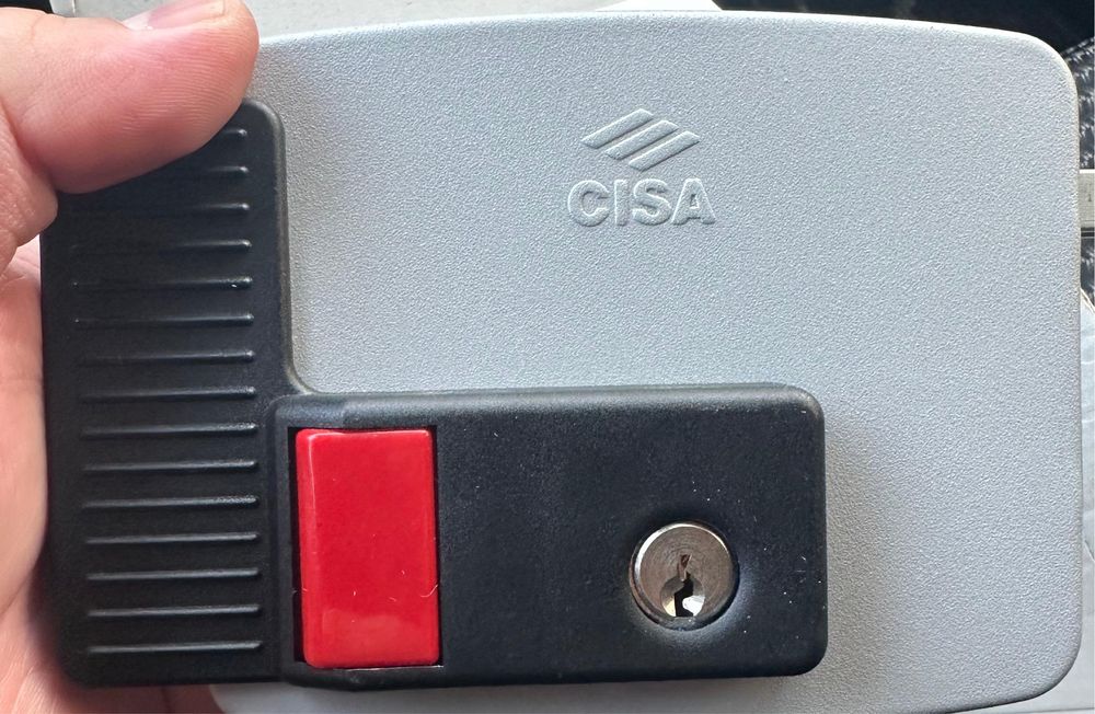 Продам НОВЫЙ Электро механический замок Италия