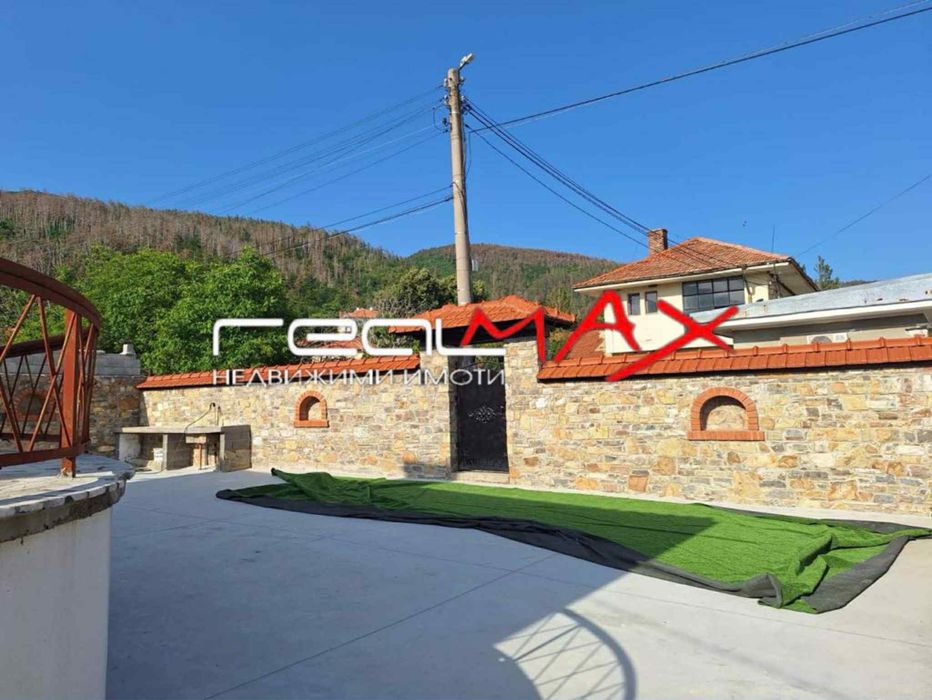 Продава се Къща в Шипка - 140 кв.м за 1129 €/кв.м - Снимка #1