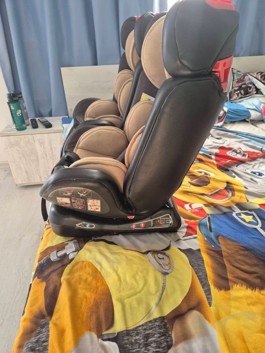 Продавам детски столчета за кола с isofix