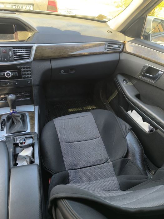 Продавам mercedes E220 2010 с възможен бартер