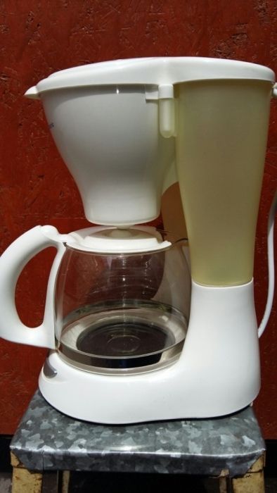 Новая кофеварка электрическая