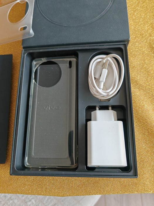 Vivo x90/12-256/, отличен.