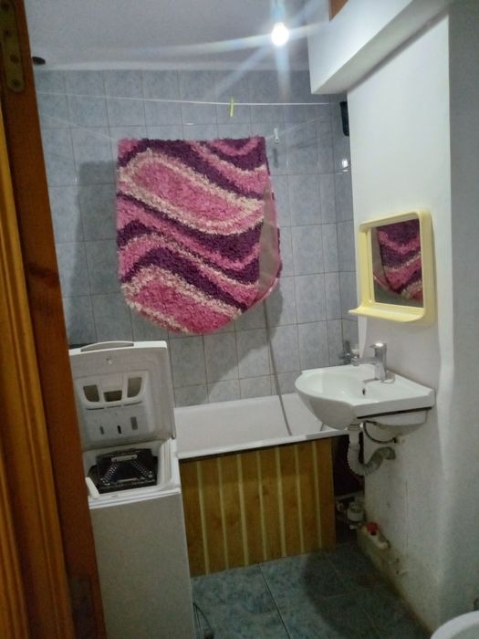 Închiriez apartament cu o cameră