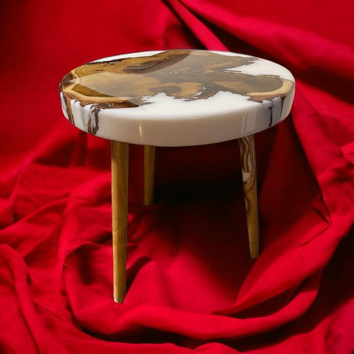 Уникални ръчно изработени маси и интериор от дърво и епоксидна смола