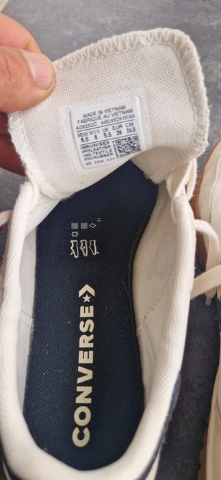 Adidași Converse All Star.