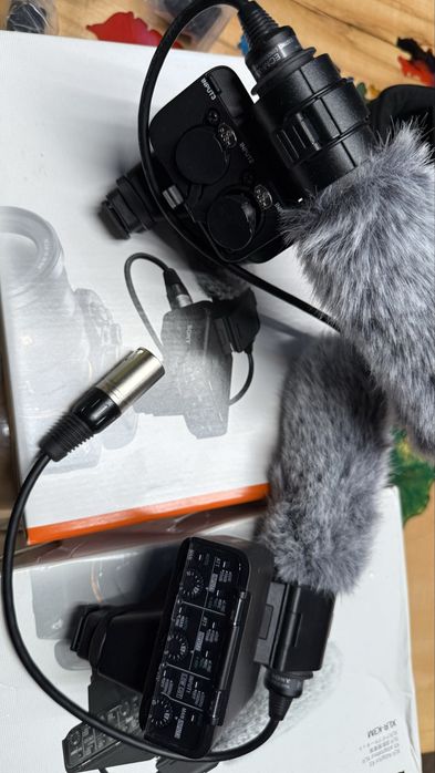 Sony XLR K3M kit Adaptor XLR camere Sony cu Microfon si Patina MI Shoe