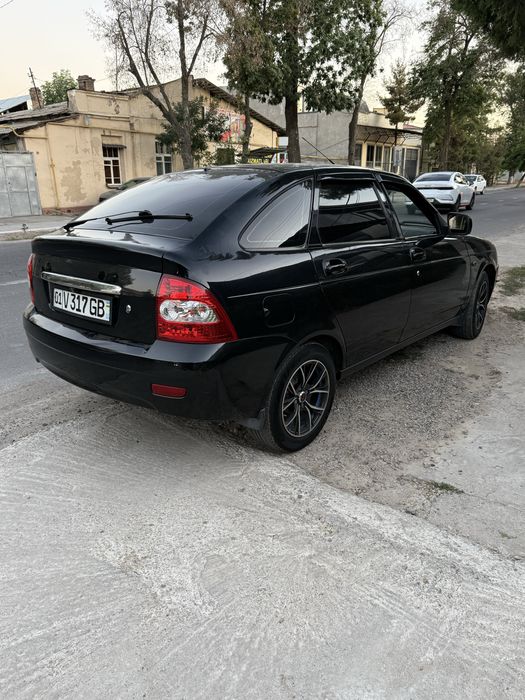 Срочно приора хетчбек
