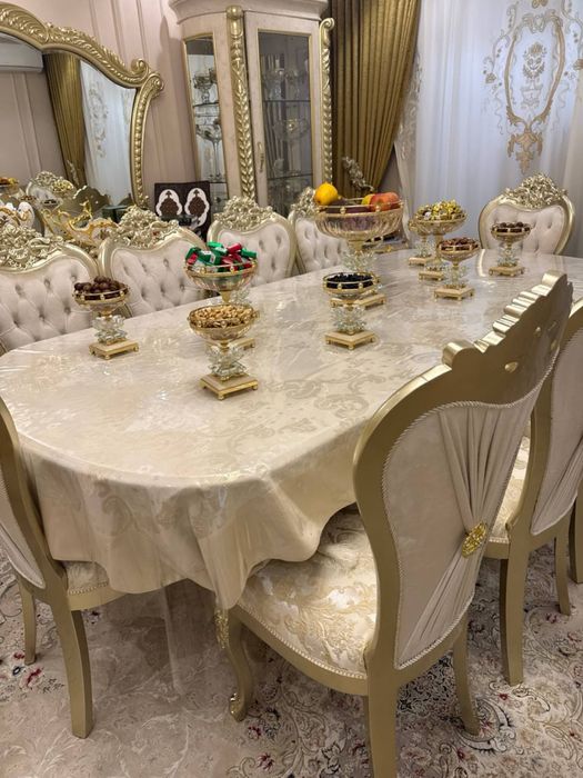 Yirtilgan kiyimda porno jinsiy aloqa