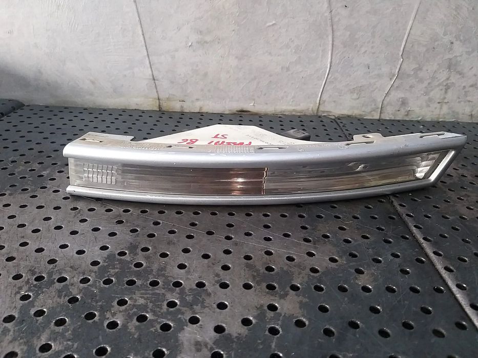 Semnalizare stanga vw passat b6 3c 3c0953041e
