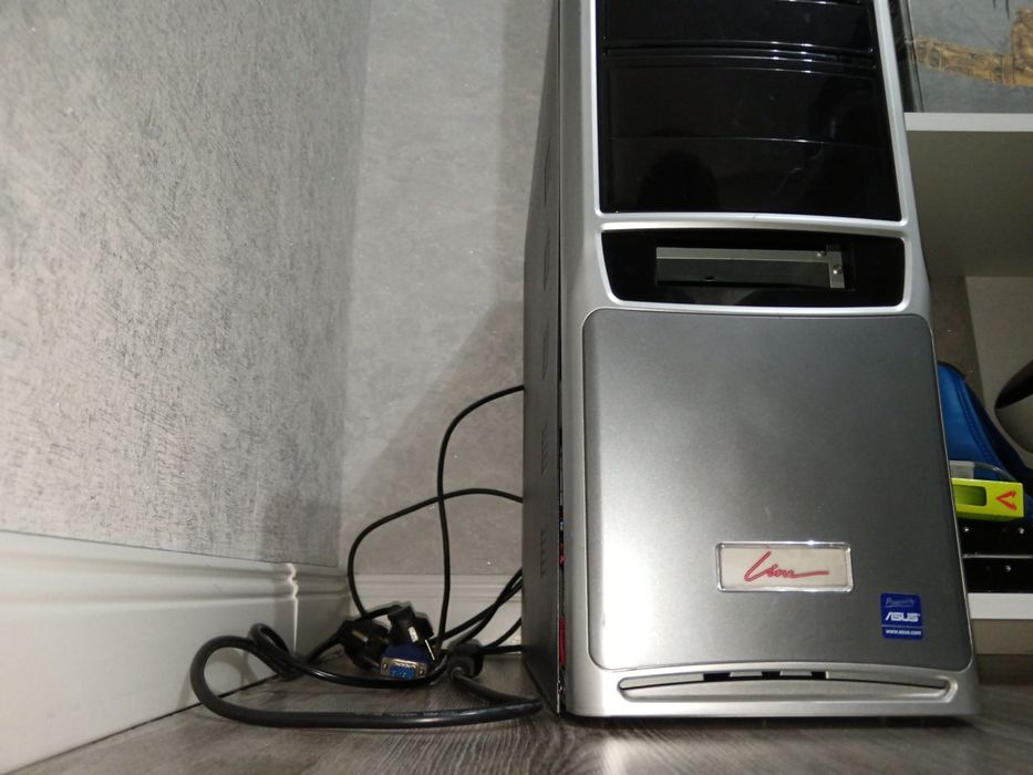 Пк полный набор, монитор, клавиатура, мышка, процессор.