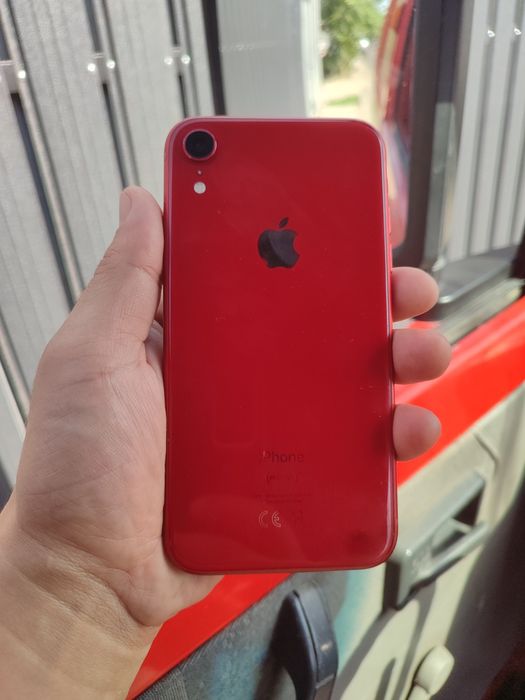 iPhone xr 64 red