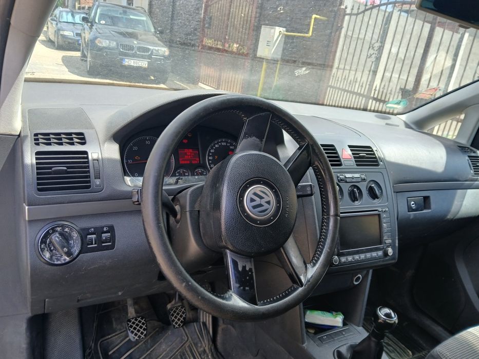VOLKSWAGEN Touran 2004 — imagine 5