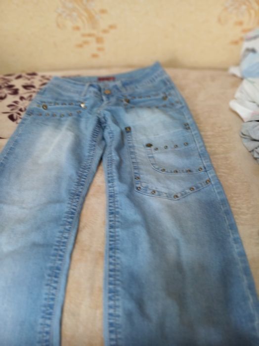 Продаются джинсы женские