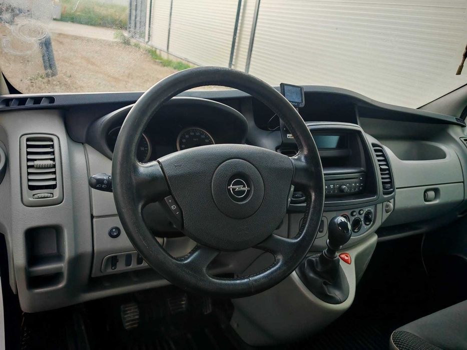Opel Vivaro 2012 Model Lung