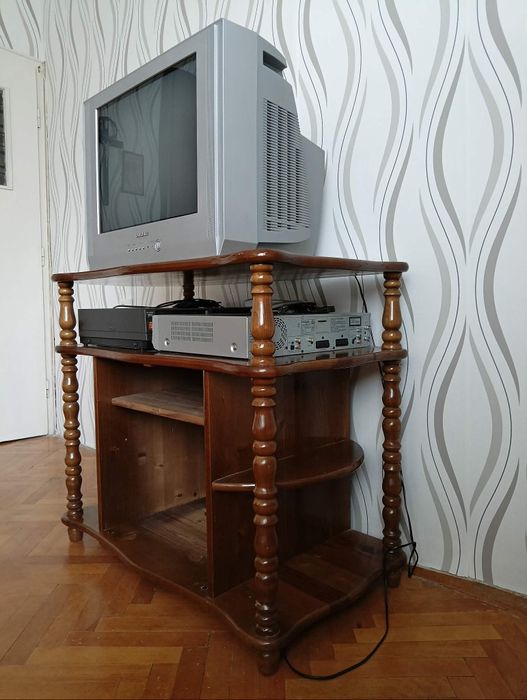 Шкаф за телевизор