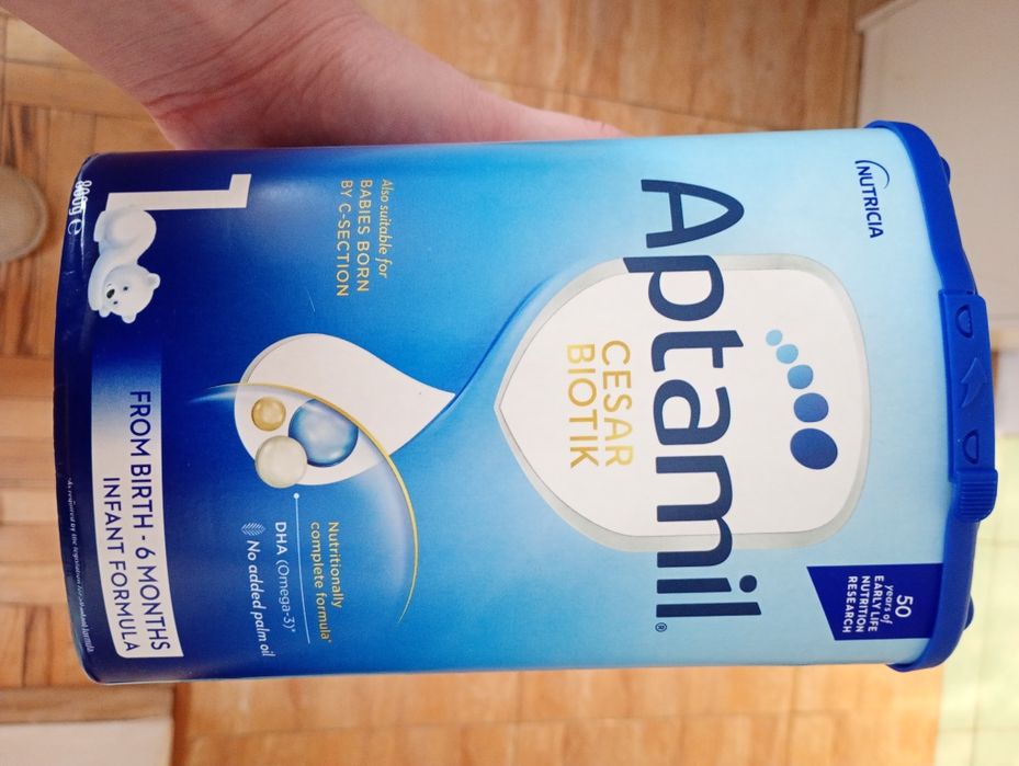 Адаптирано мляко Aptamil 1
