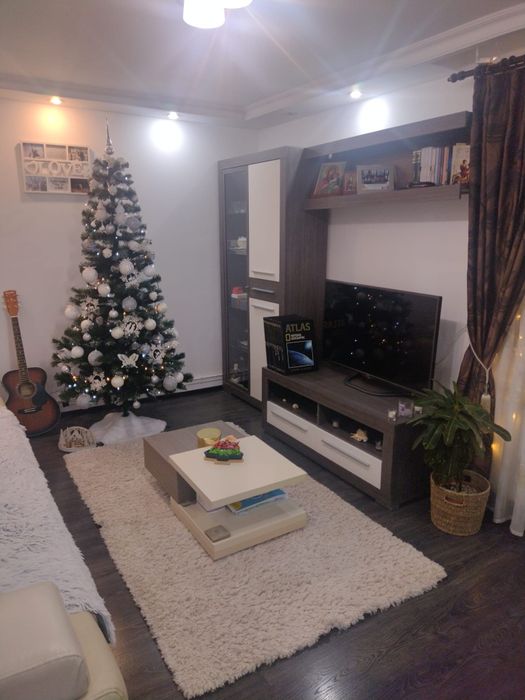 Închiriez apartament 3 camere decomandat