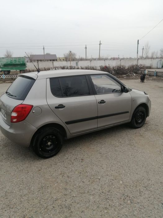 Продам машину Skoda Fabia