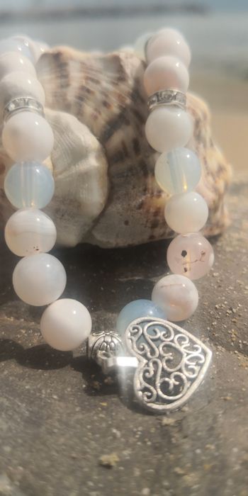 Гривна с естествени камъни Ахат и Опал