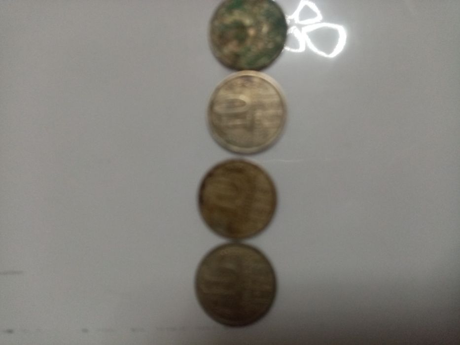 Продам монеты разные