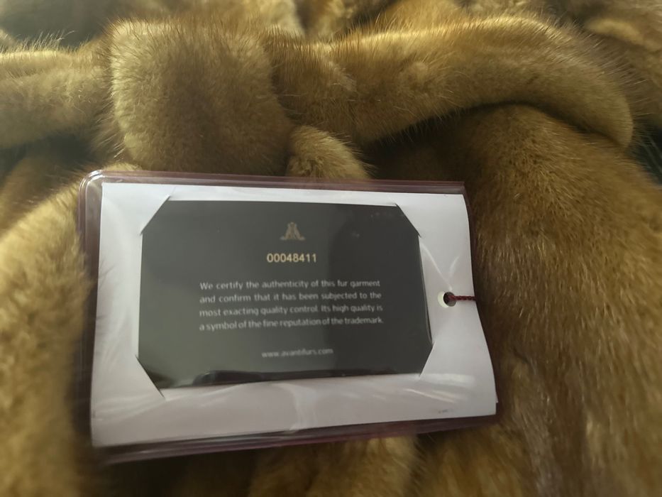 Haină blana, vizon, nouă, măsura S, marca Avanti!