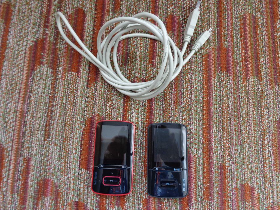 Два MP4 плеъра  Philips.