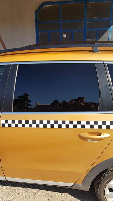 Затъмняване на авто стъкла,стопове,външен и вътрешен монтаж на фолио