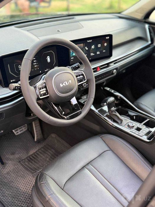Kia Соренто Comfort Plus 2.5 AT AWD 7 местный 2024г 26 тыс км!
