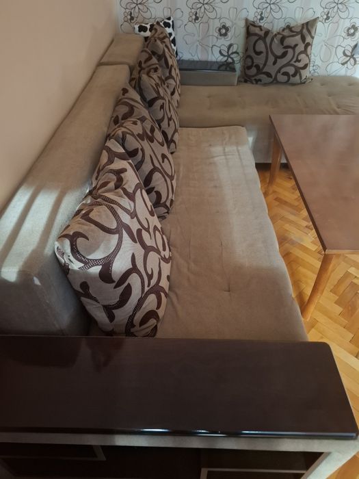 Ъглов диван с холна маса