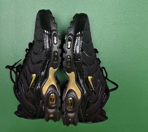 Nike Air Max Tn mettalic gold  43