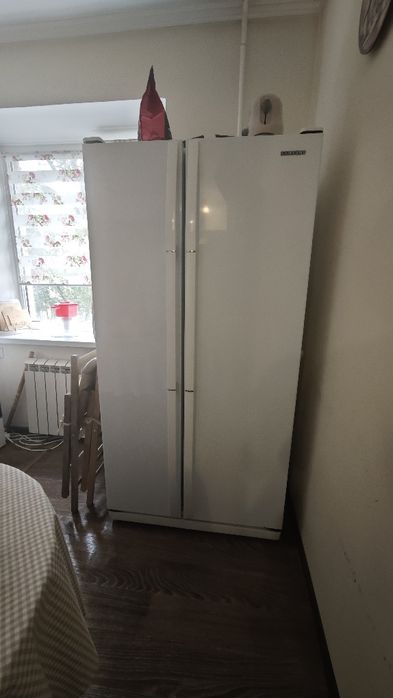Холодильник Samsung