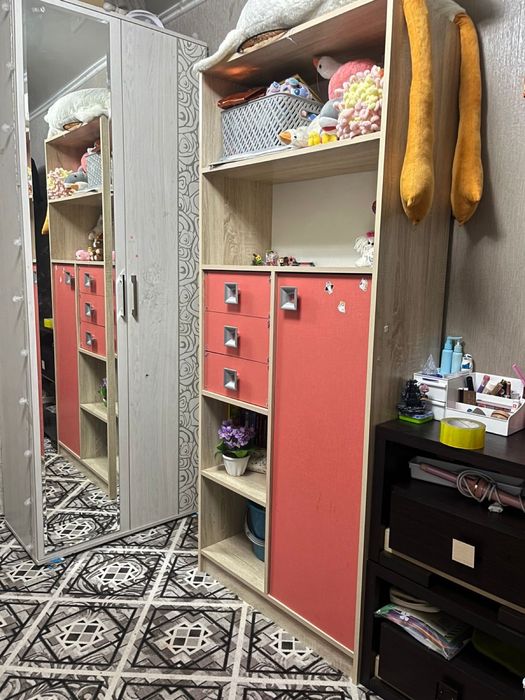 Письменный стол и шкаф