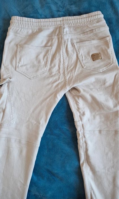 Vand pantaloni cargo crem
