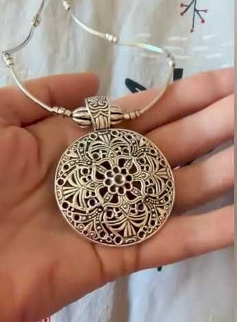 Колье. Шикарное украшение