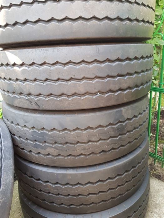 Cauciucuri/anvelope 235/75/17,5 pireli si continental  fără defecte