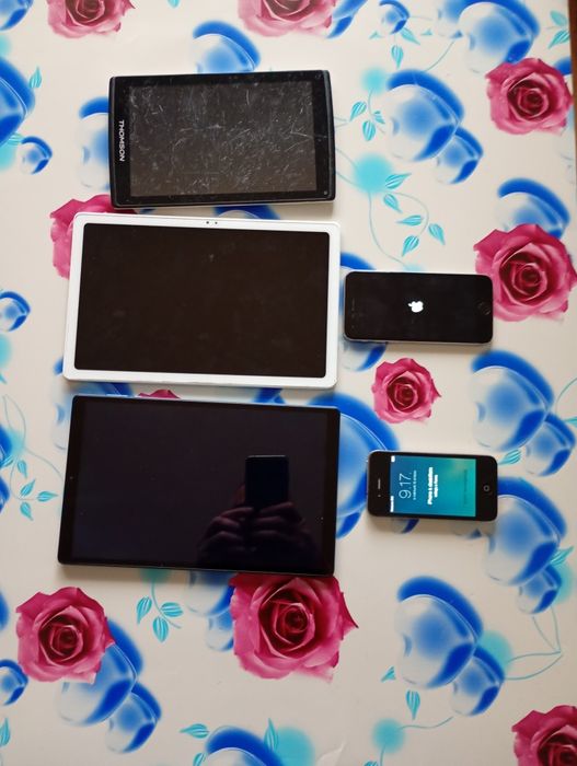 2 Telefoane+2 Tableta  pentru piese sau reparat