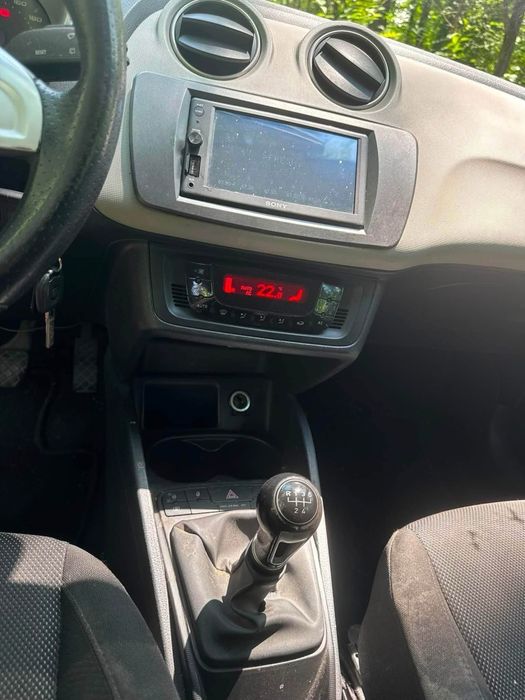 Seat ibiza 1.4 бензин