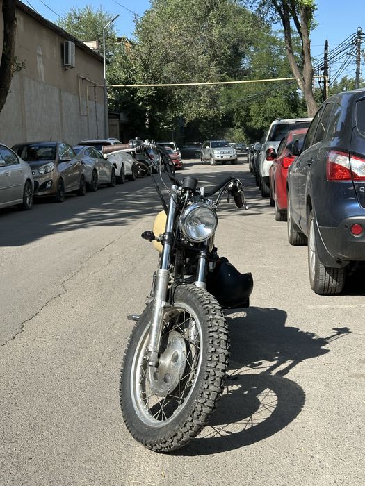 Yamaha SR400 bratstyle