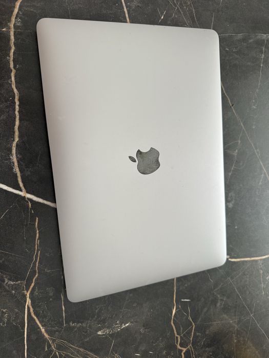 Макбук M1 2020 8g