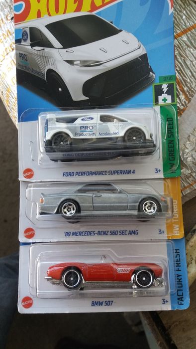 Хот Вилс мейнлайн.если все 11шт сразу будет скидка