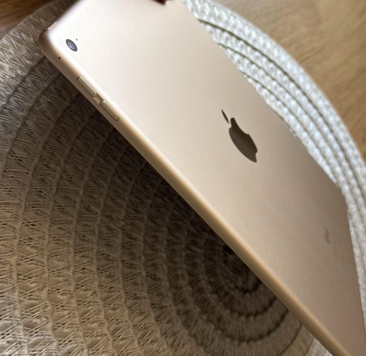 Таблет iPad Air 2