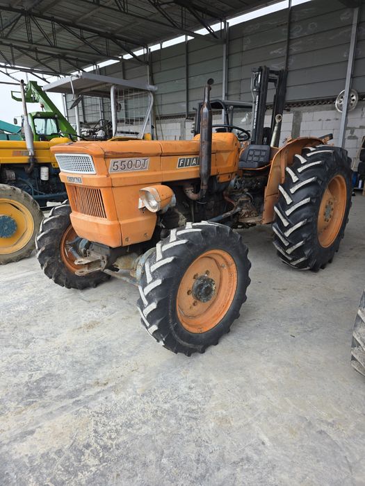 Tractor Fiat 550