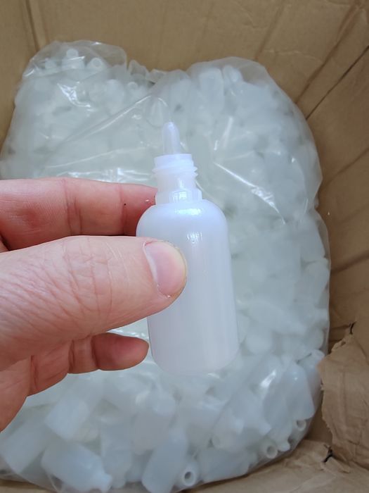 Бутылочки полимерные 30 мл. С дозатором.