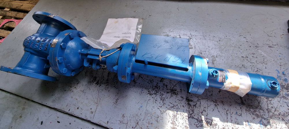 Спирателен Кран с хидравличен цилиндър (шибър) /  Siebeck - Rexroth