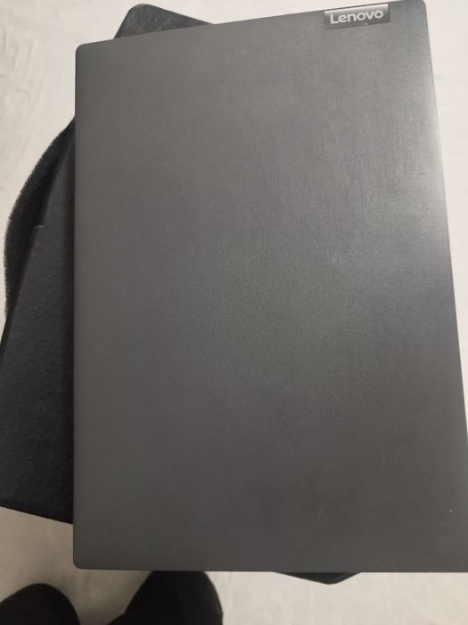 Lenovo noutbuk sotiladi