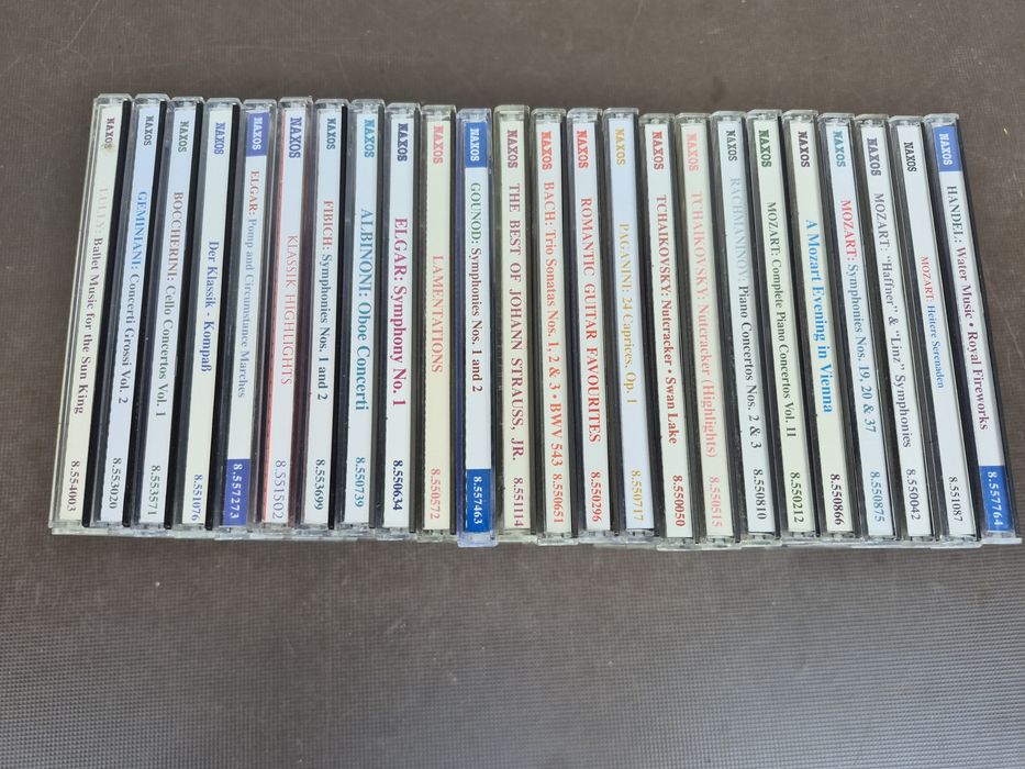 Vând Lot 24 CD cu muzica clasica mixta colectia NAXOS