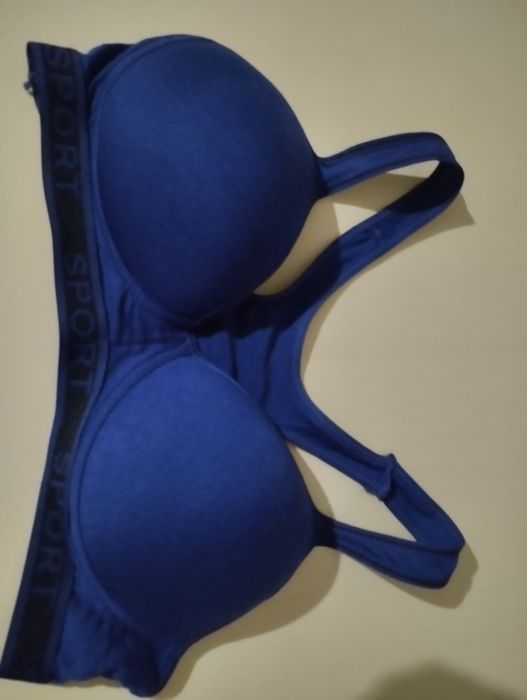 Спортивный бюстгальтер !!!