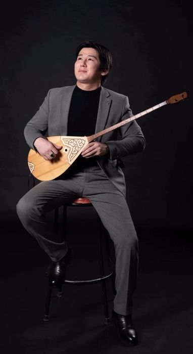 Тамада, асаба, шоумен